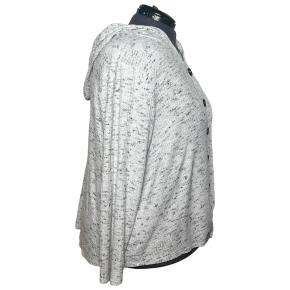 Lane Bryant Gray Button Down Pull Over with Tie Accent (Size 22/24W) - Picture 4 of 6